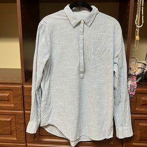 Gap women’s button front pull over blouse
